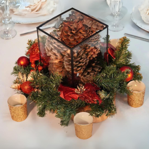 Christmas Centrepiece - Pinecones