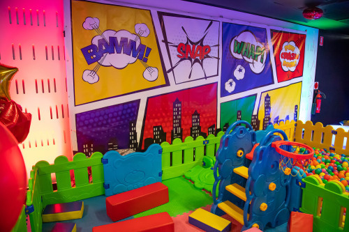 Themed Backdrops Large - Super Hero BAM 2