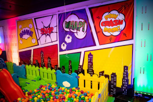 Themed Backdrops Large - Super Hero BAM 3